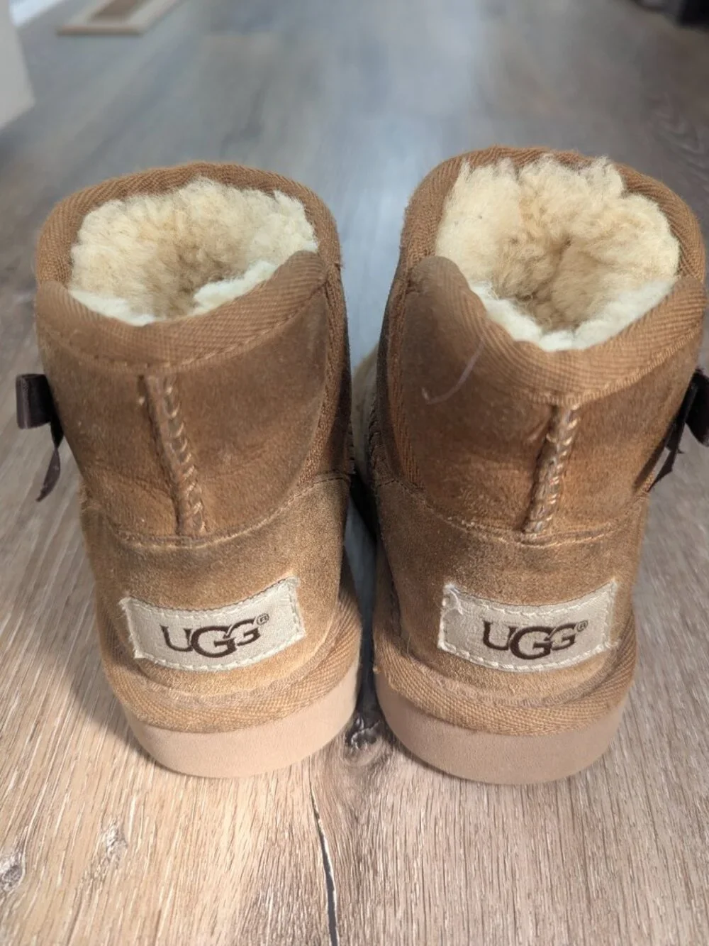Ugg classic boot with bow infant/toddler